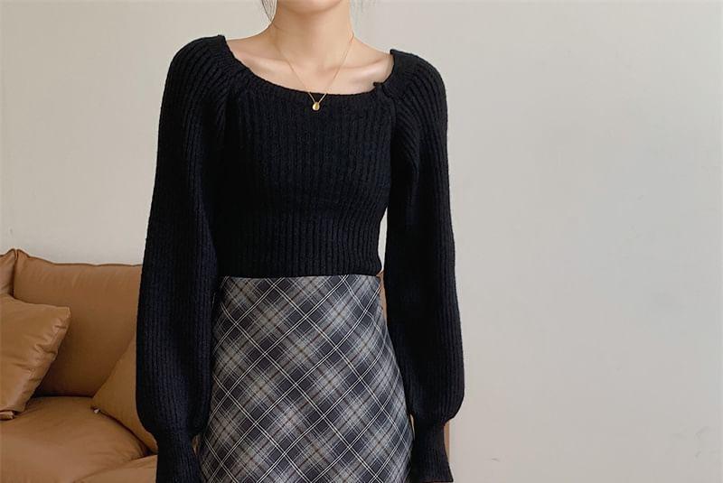 Long-Sleeve Scoop Neck Ribbed Knit Top Product Image