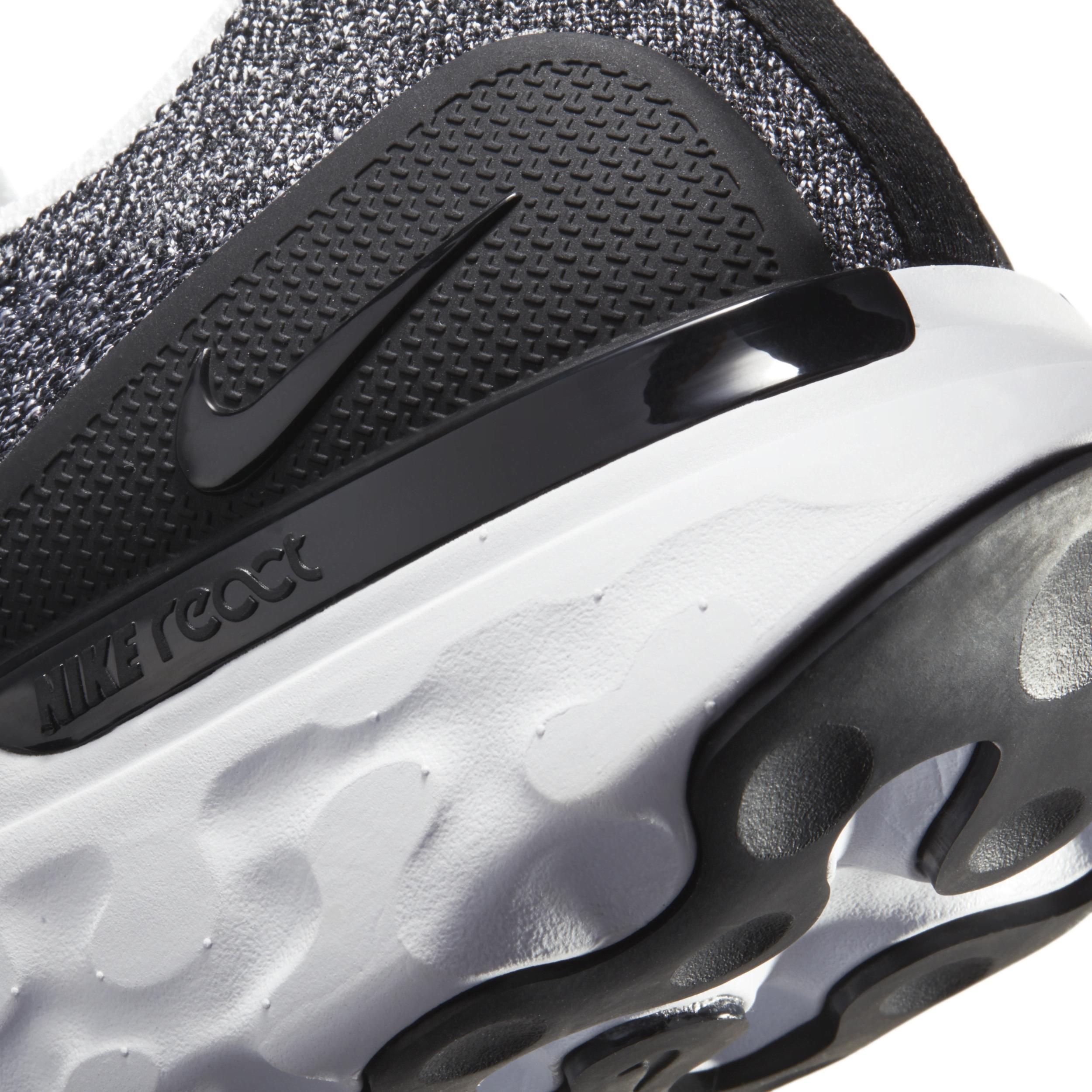 Nike Women's React Phantom Run Flyknit 2 Road Running Shoes Product Image