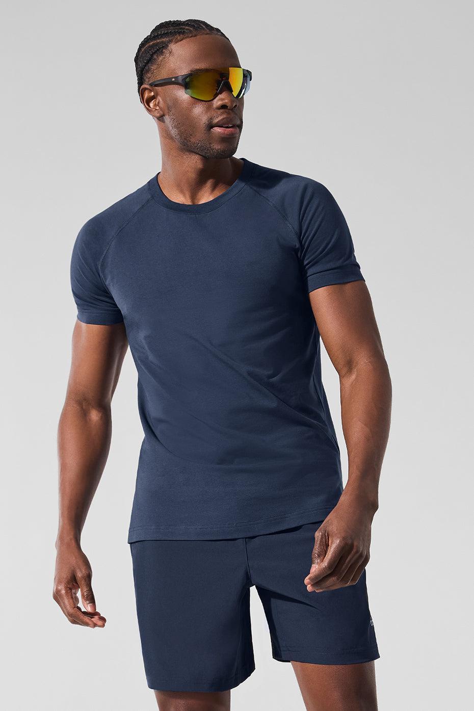 Alo Vapor Crewneck Short Sleeve - Navy Product Image