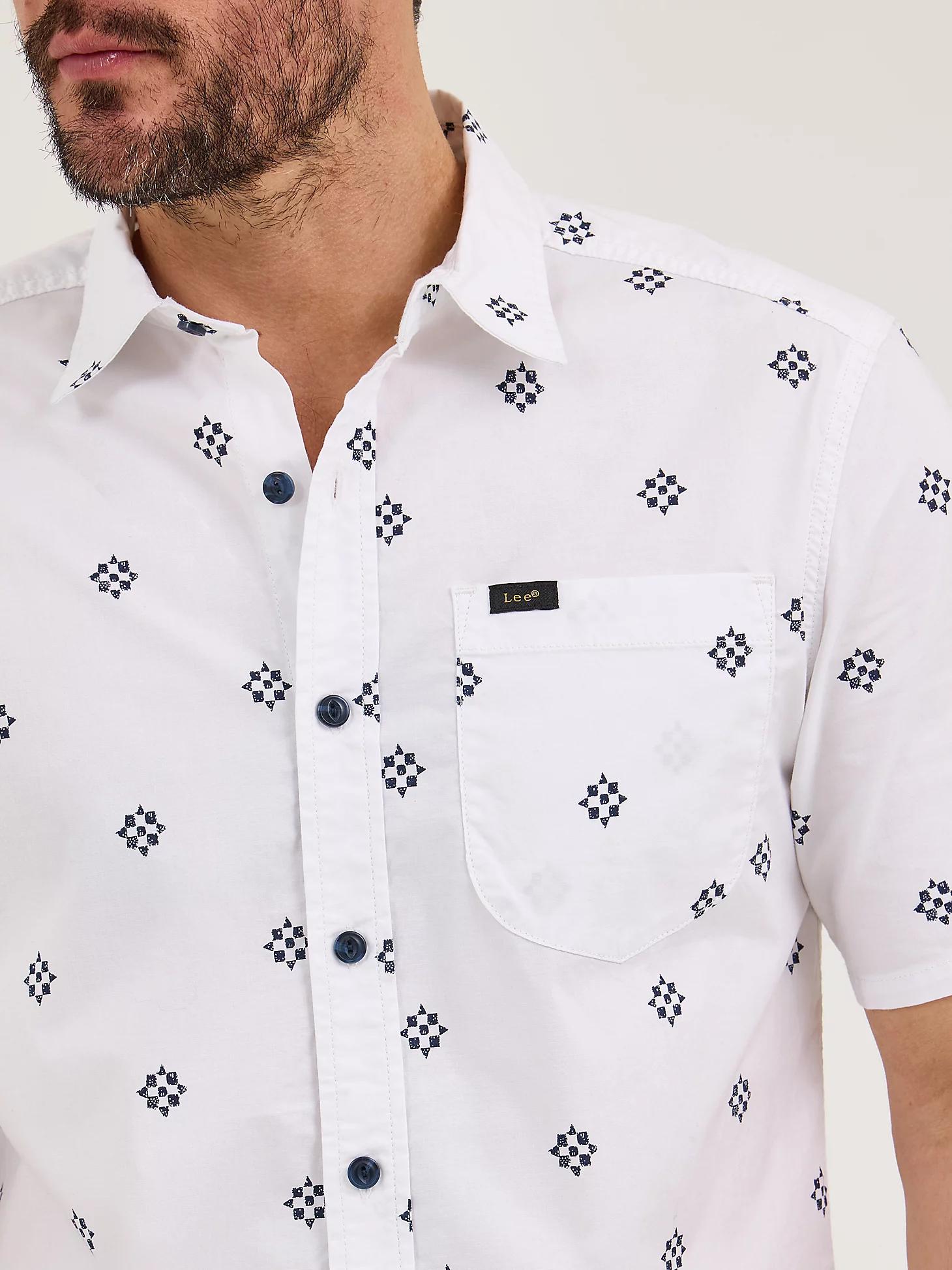 Men's Extreme Motion All Purpose Short Sleeve Print Button Down Shirt | Men's Tops & Tees | Lee® Product Image