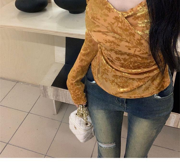 Long-Sleeve V-Neck Jacquard Ruched Slim Fit Crop Top Product Image