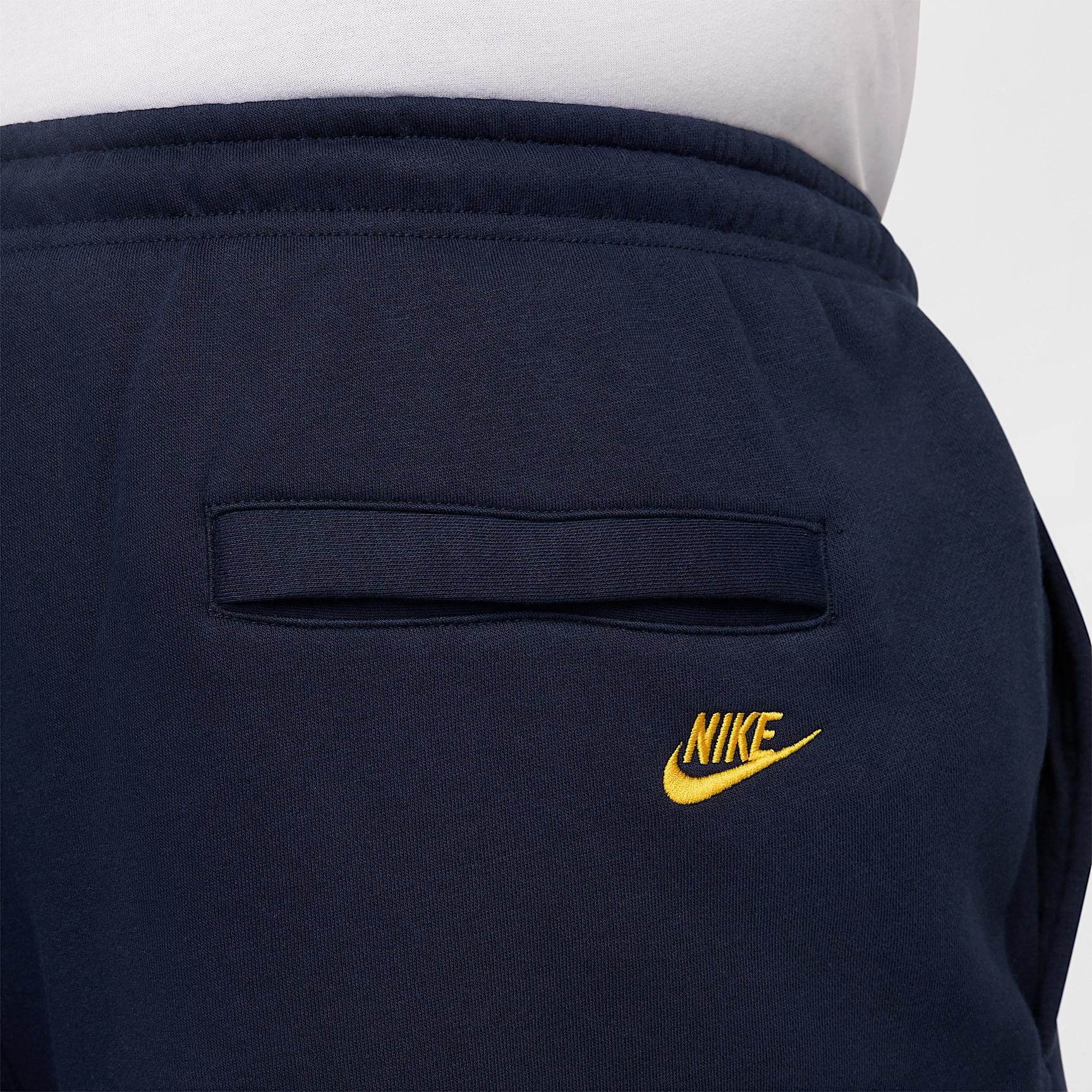 Nike Club Men's Fleece Pants Product Image