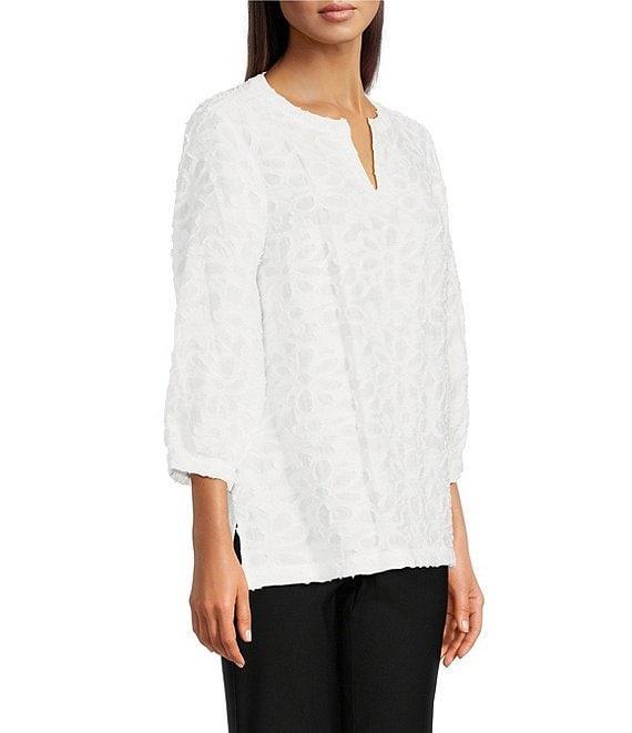 Ali Miles Petite Size Woven Clipped Jacquard Split V-Neck 3/4 Sleeve Tunic Product Image