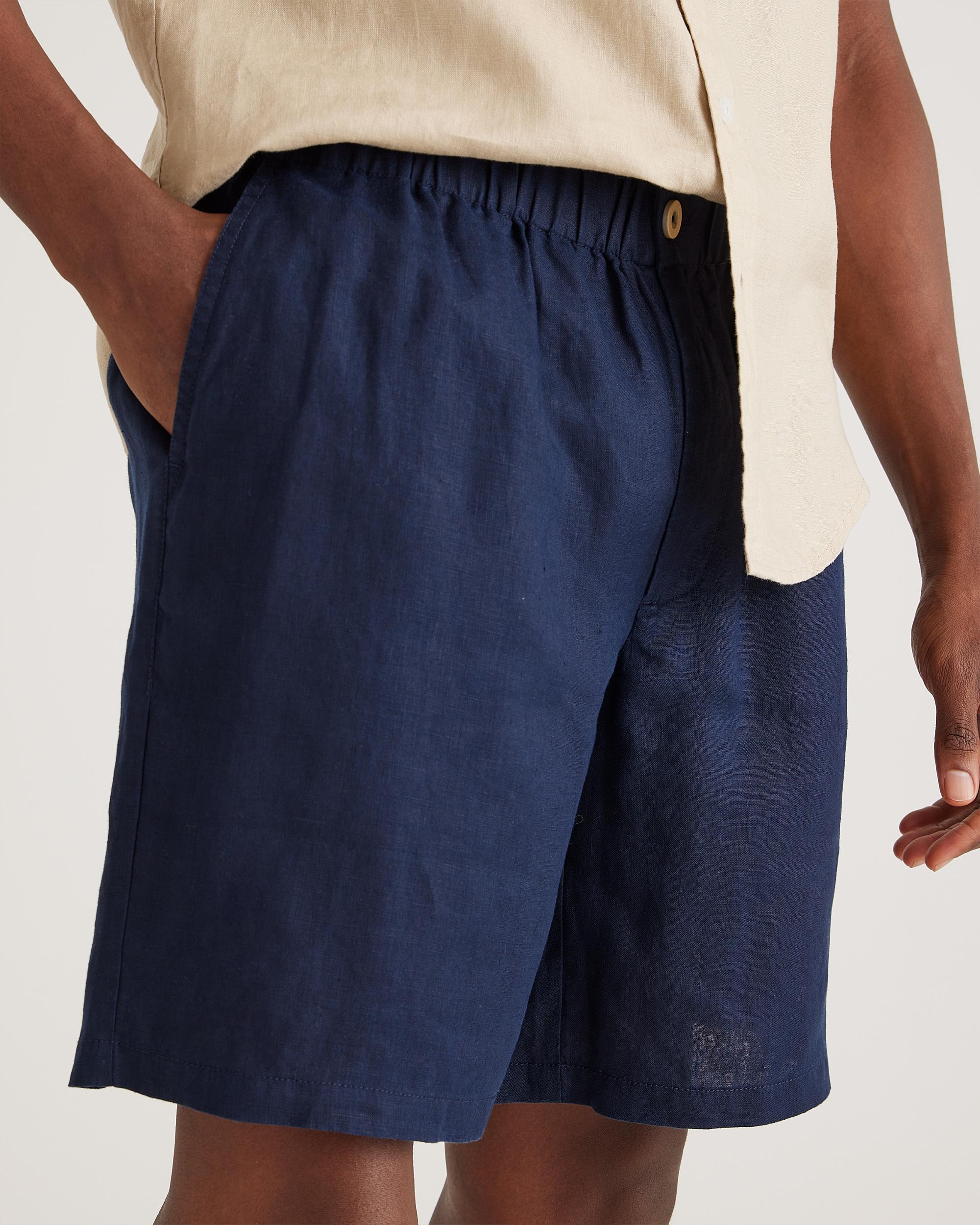 Quince | Men's 100% European 8" Linen Shorts Product Image