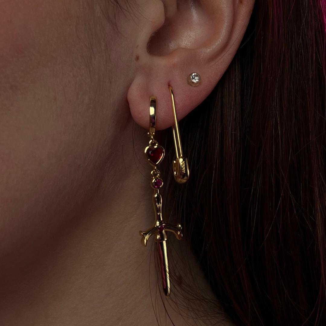 Queen of Hearts Earrings Product Image