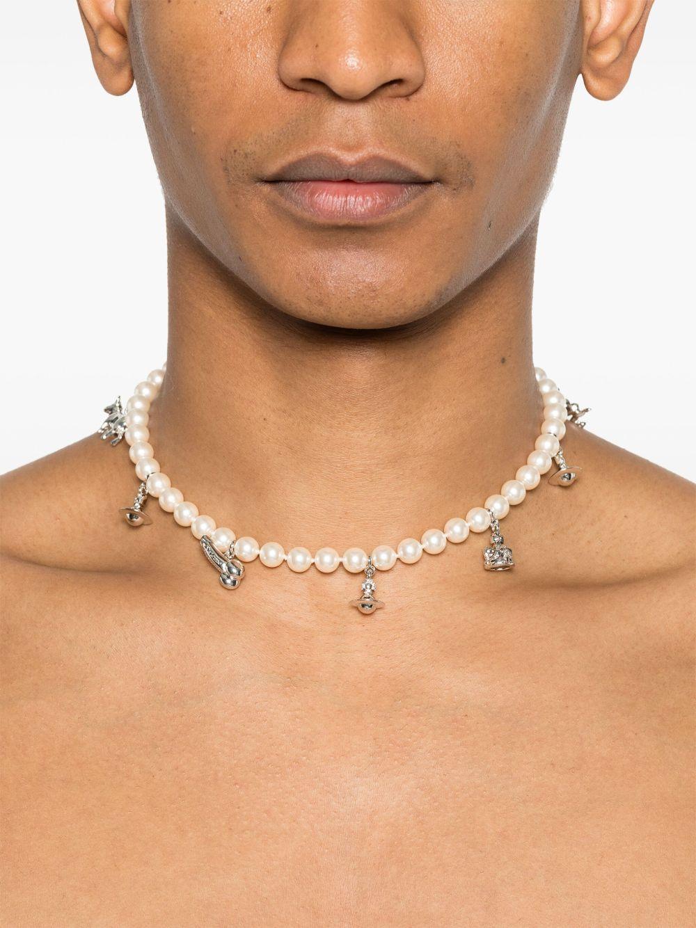 Anglo necklace Product Image