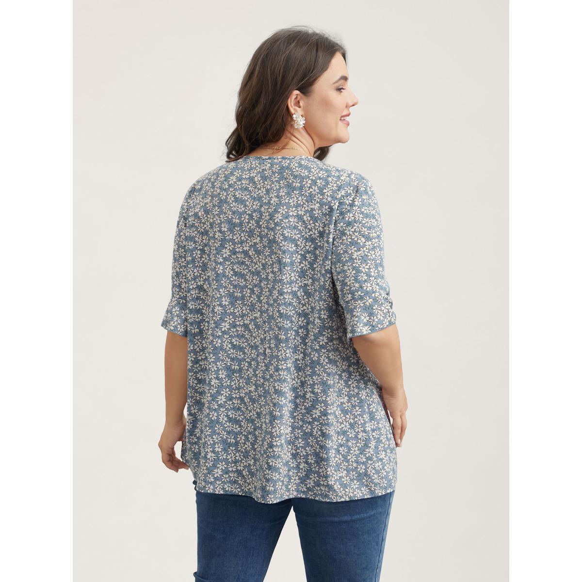 Plus Size LightBlue Ditsy Floral Pleated Flared Sleeve Shirt Women Elegant Half Sleeve V-neck Everyday Blouses BloomChic 28/5X Product Image