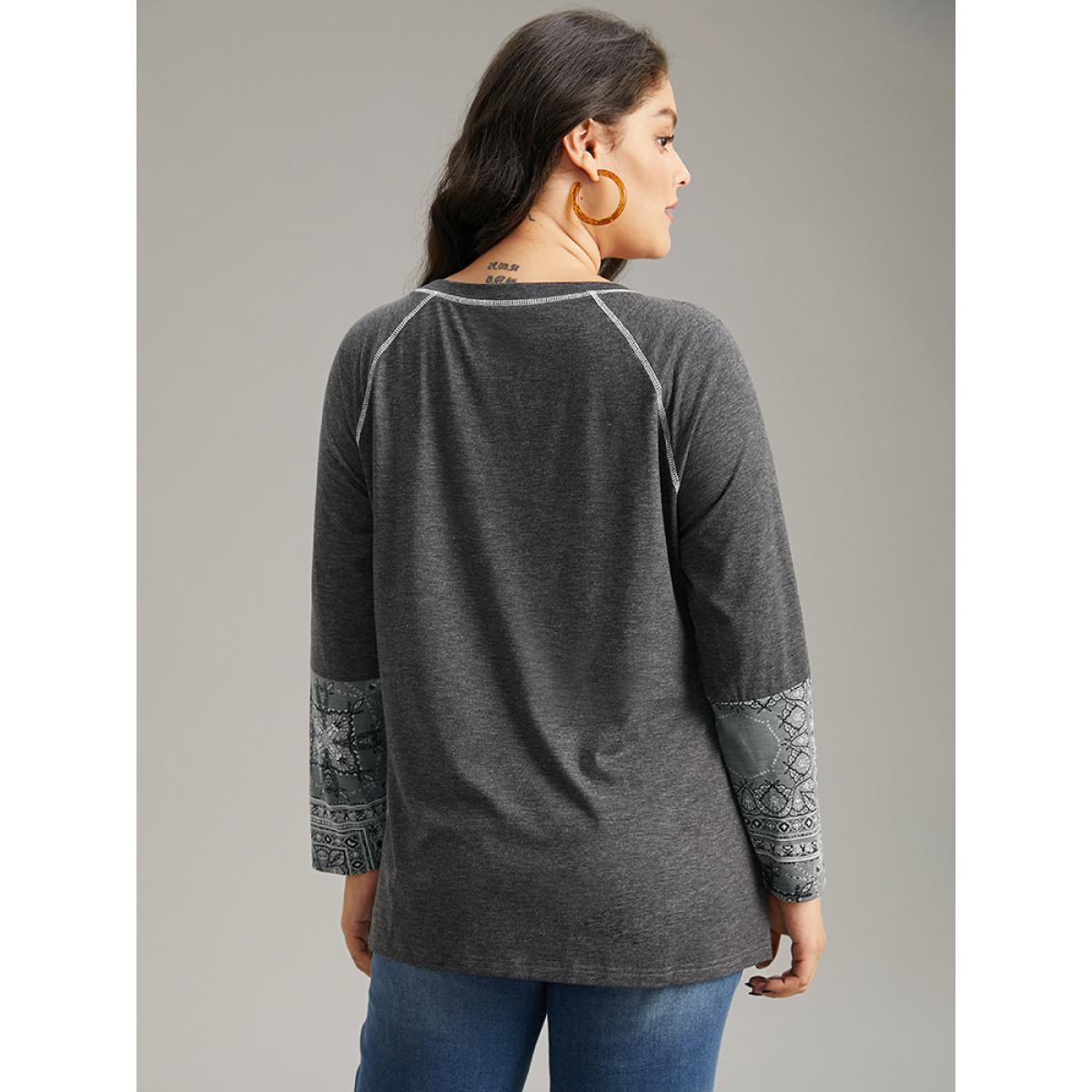 Plus Size Bandana Print Crew Neck Raglan Sleeve T-shirt Gray Women Casual Printed Bohemian Print Round Neck Dailywear T-shirts BloomChic 28/5X Product Image