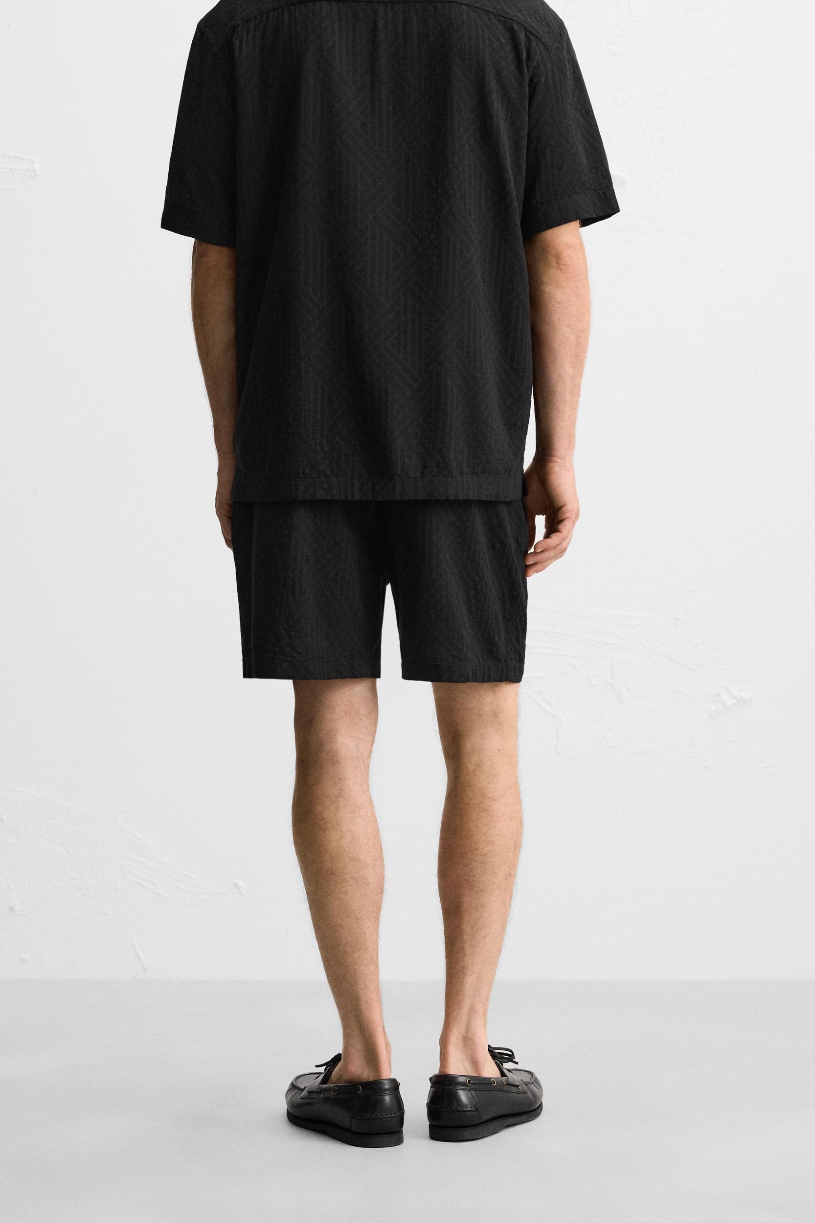 GEOMETRIC JACQUARD SHORTS Product Image