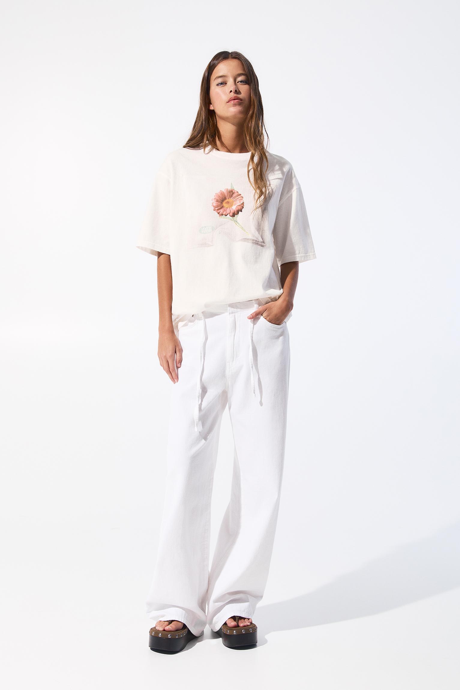 Floral T-shirt Product Image