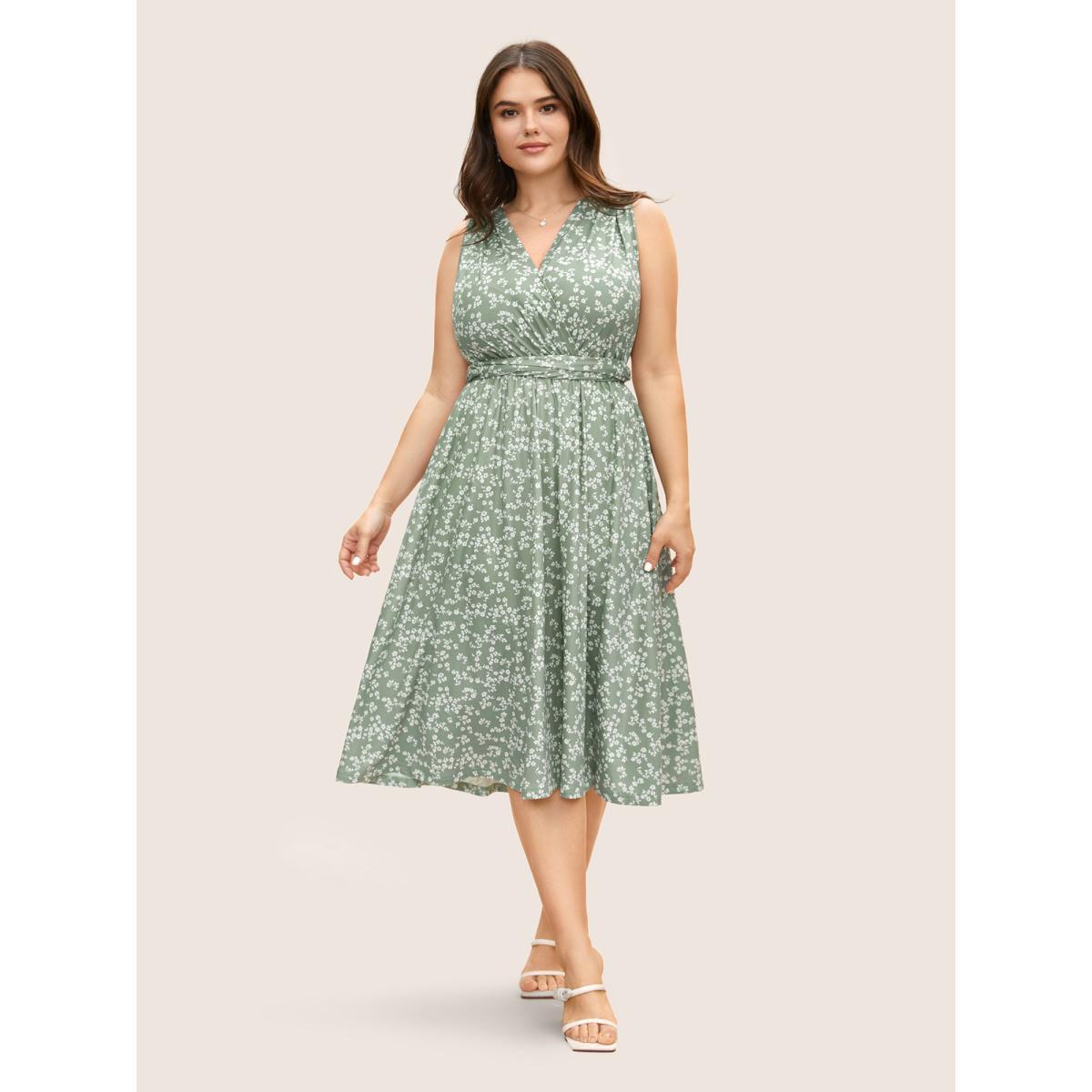 Plus Size Everywhere Dress - Ditsy Floral Wrap Pocket Dress Palemauve Women Elegant Belted V-neck Sleeveless Curvy BloomChic 22-24/3X Product Image
