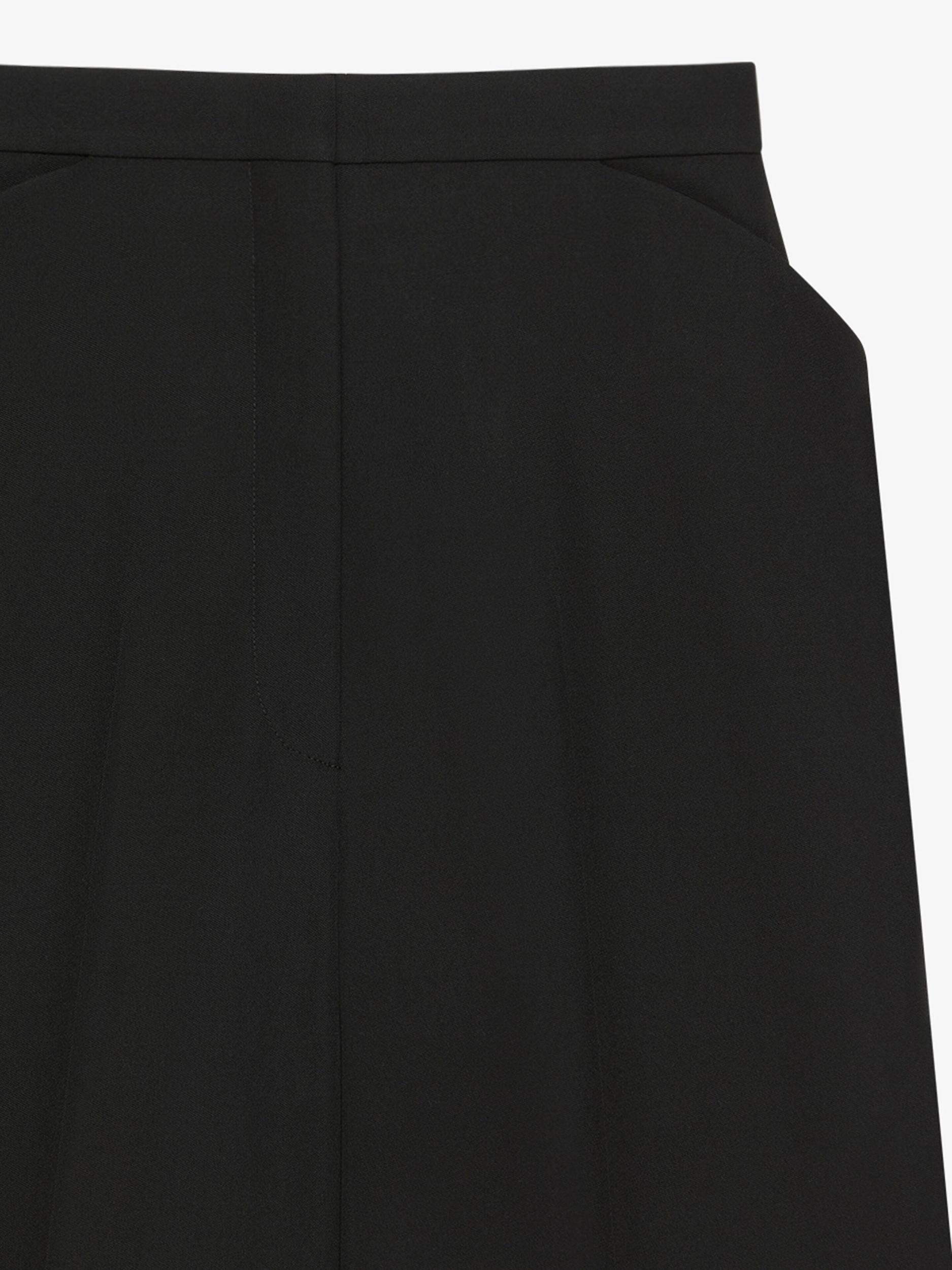 Bermuda shorts in wool Product Image
