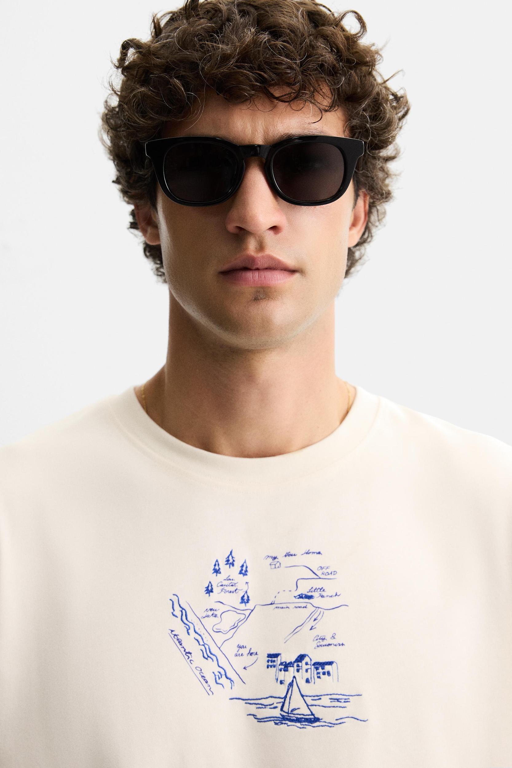 COMBINATION EMBROIDERY T-SHIRT Product Image