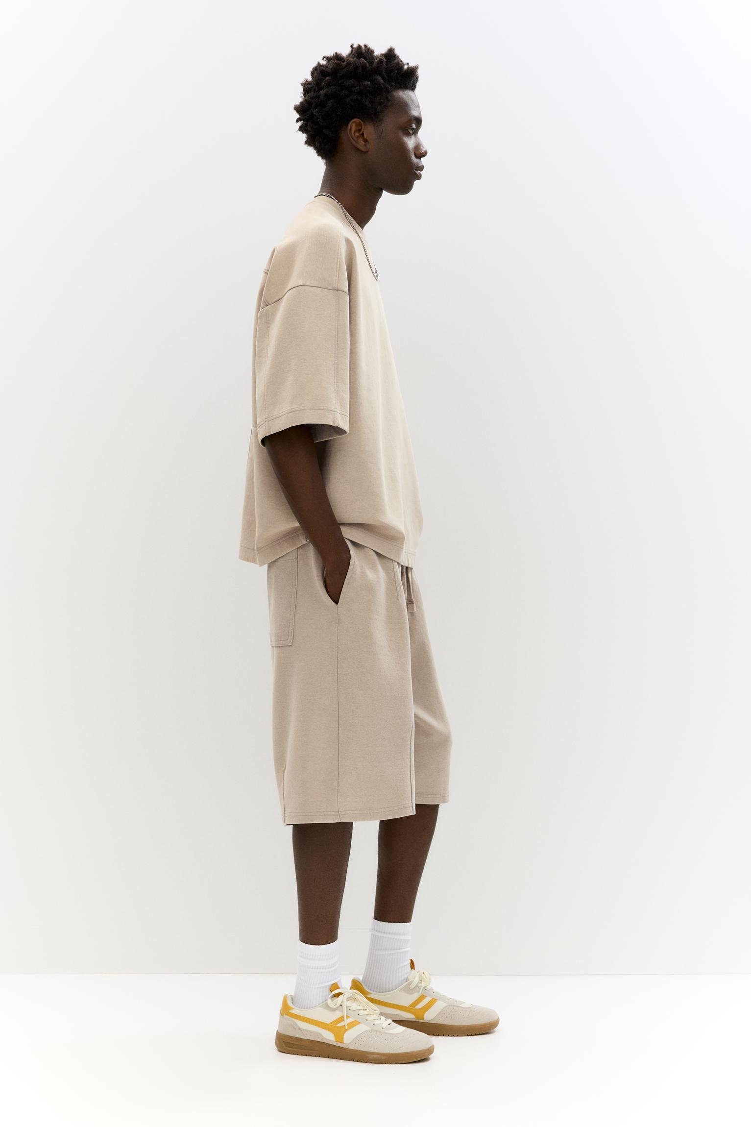 Super baggy Bermuda short sweatpants Product Image
