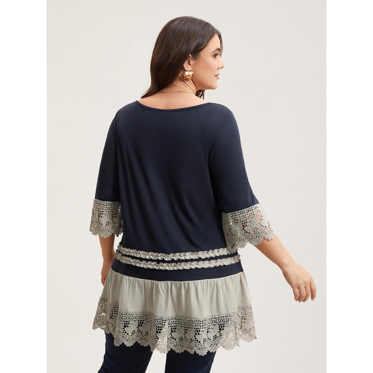Plus Size Lace Panel Color Contrast Tunic T-Shirt Navy Women Elegant Woven ribbon&lace trim Boat Neck Loose Everyday T-shirts BloomChic 22-24/3X Product Image