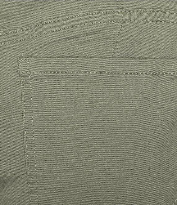 Democracy Petite Size #double;Ab#double;solution Straight Leg Cropped Skimmer Jeans Product Image