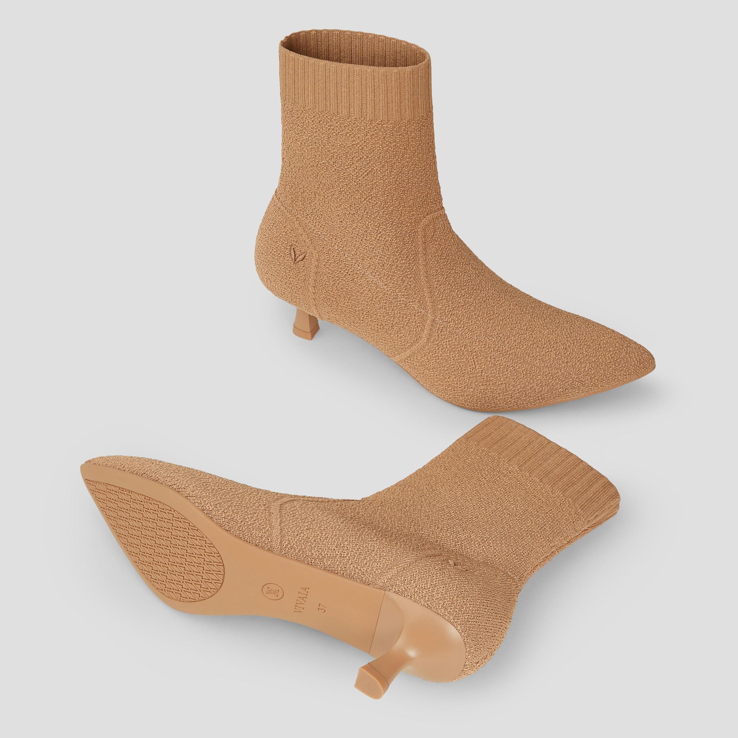 Pointed-Toe Boots (Sophia) Product Image