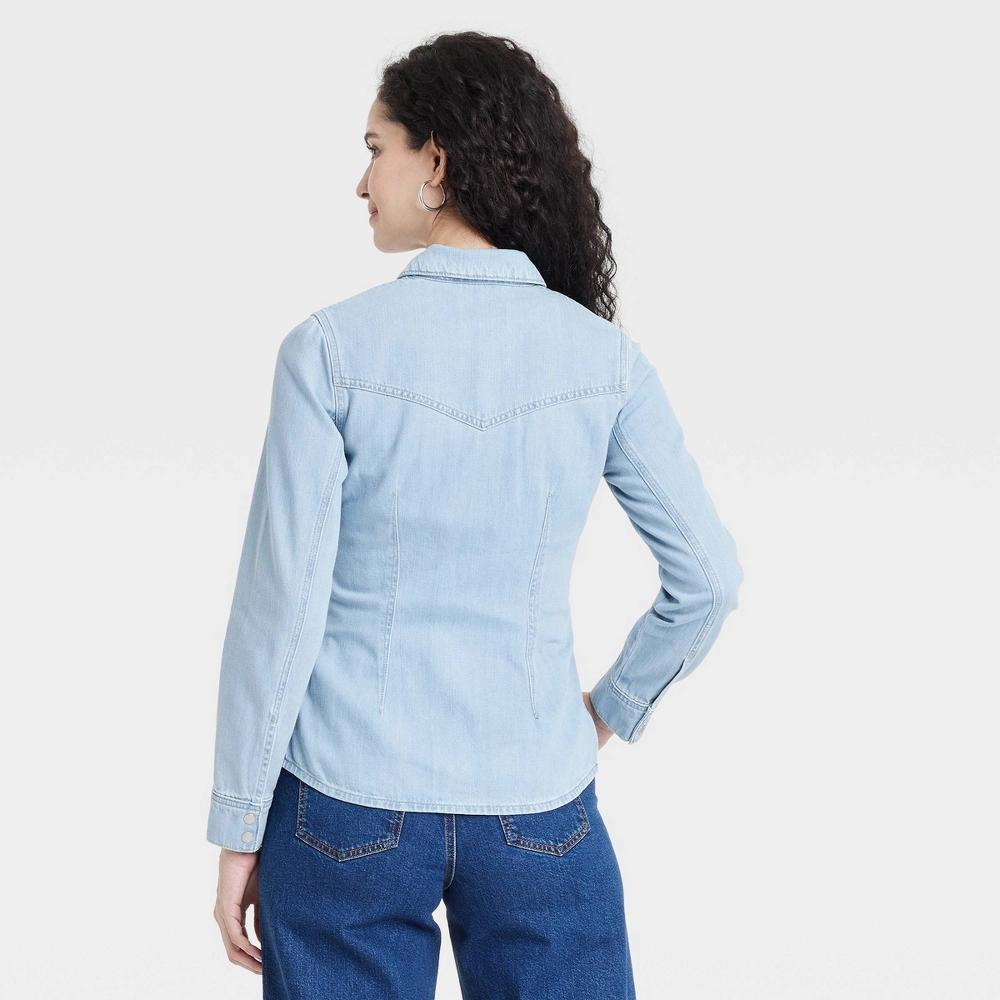 Women's Slim Fit Tailored Long Sleeve Western Shirt - Universal Thread™ Medium Wash 12: Front Pocket Product Image