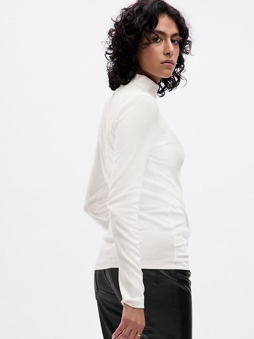 Modern Mockneck T-Shirt Product Image