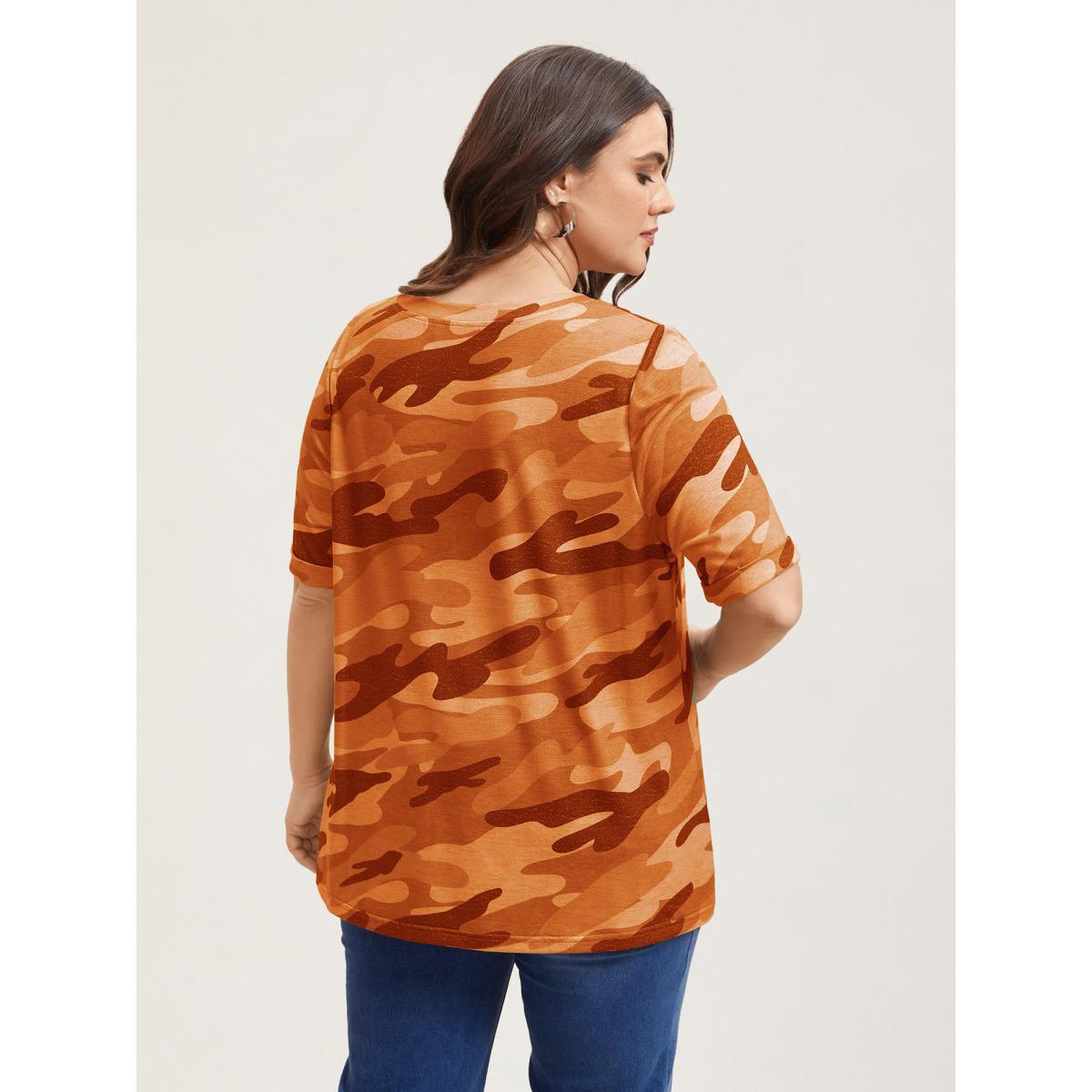 Plus Size Camouflage Print V-Neck Curvy T-Shirt Coral Women Elegant Roll Hem V-neck Everyday T-shirts BloomChic 26/4X Product Image