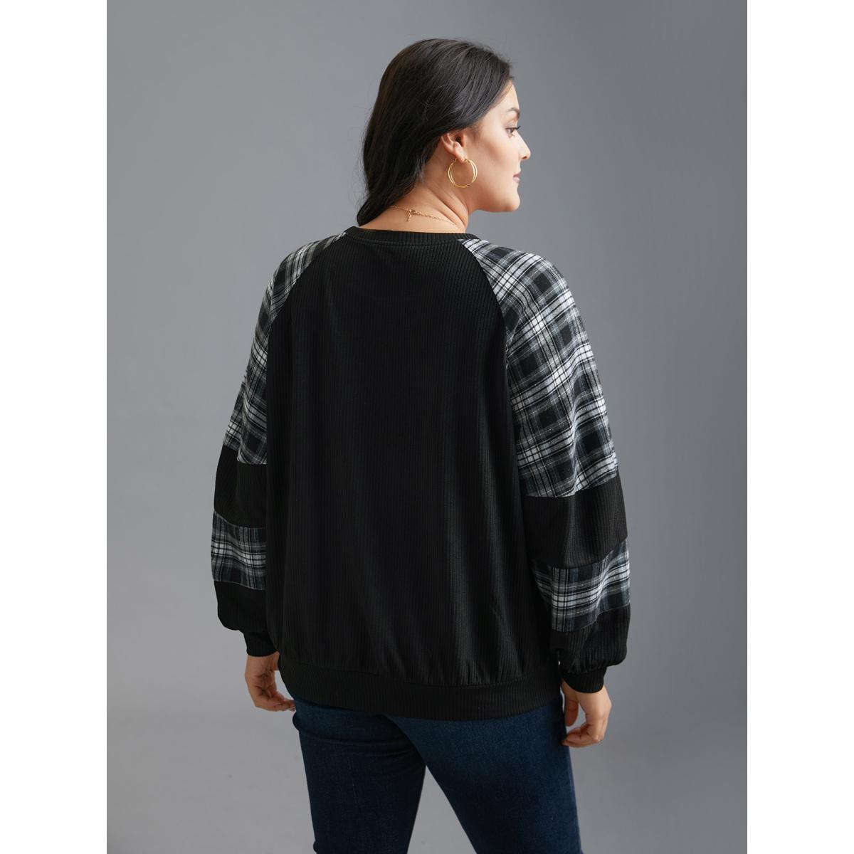 Plus Size Plaid Patchwork Raglan Sleeve Sweatshirt Women Black Casual Texture Round Neck Everyday Sweatshirts BloomChic 10/M Product Image