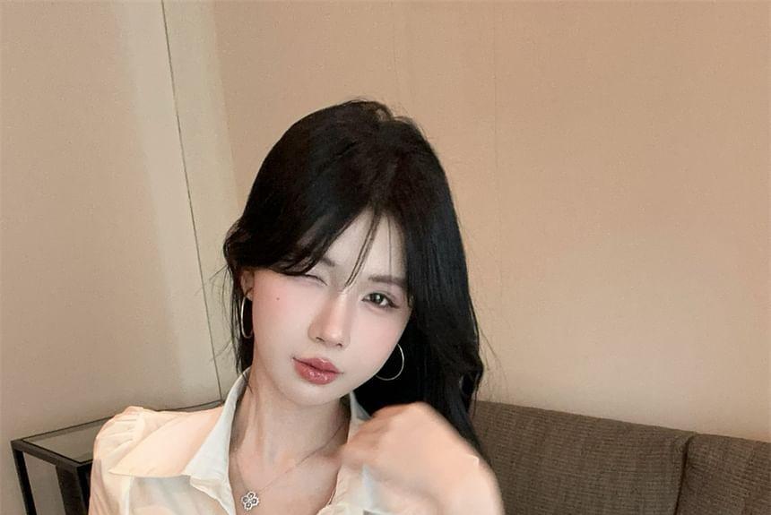 Long-Sleeve Twisted Plain Crop Shirt Product Image