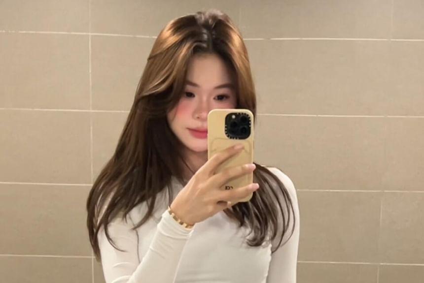 Long-Sleeve Crew Neck Plain Slim Fit T-Shirt Product Image