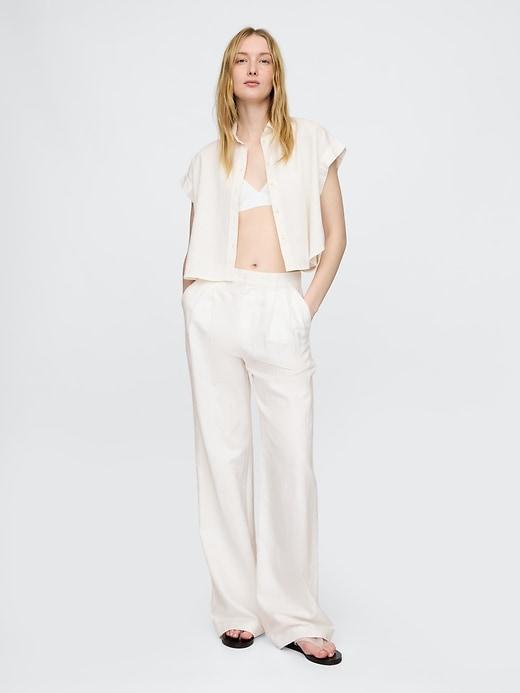 Linen-Blend Cropped Shirt Product Image