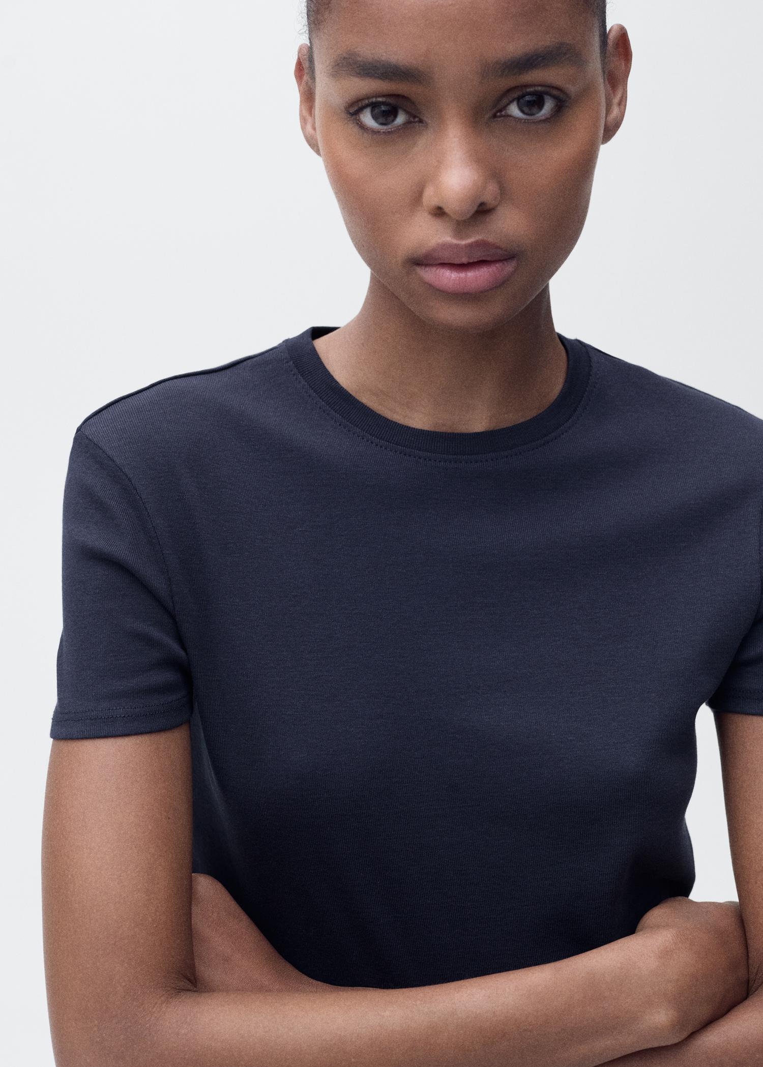 Fitted cotton t-shirt - Women | MANGO USA Product Image
