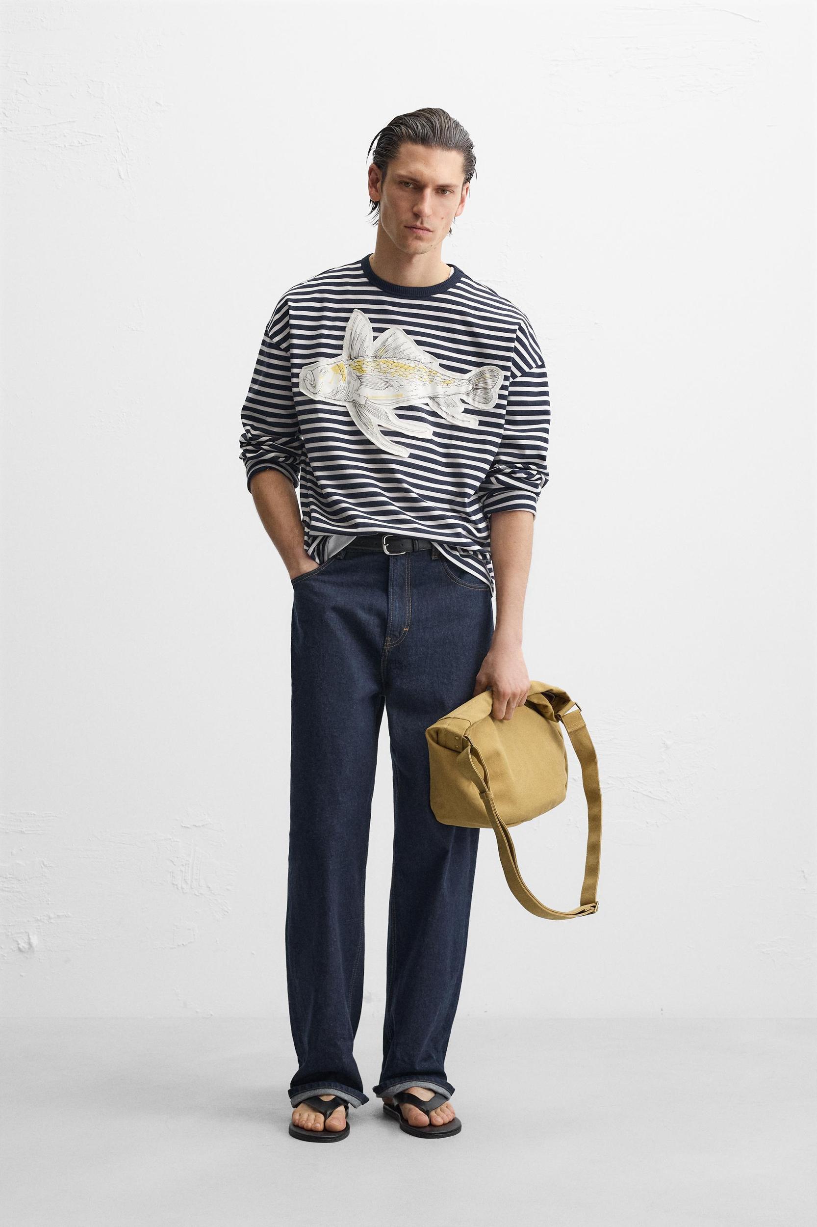 STRIPED PATCH T-SHIRT Product Image