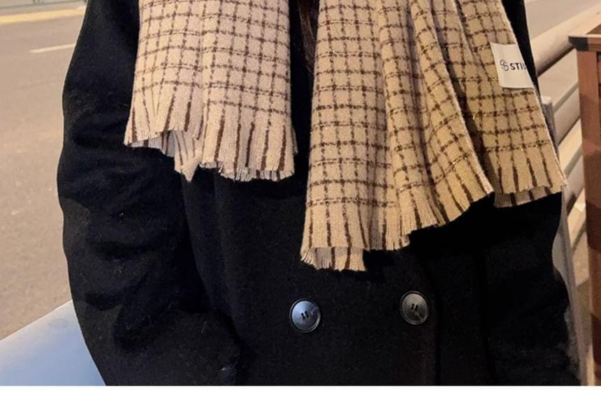 Plaid Fray Scarf Product Image