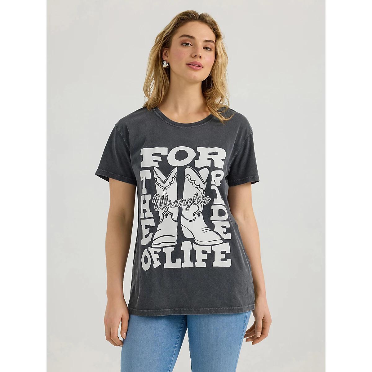 Women's Wrangler Western Graphic Boyfriend Tee in Olivine Mineral Wash Product Image