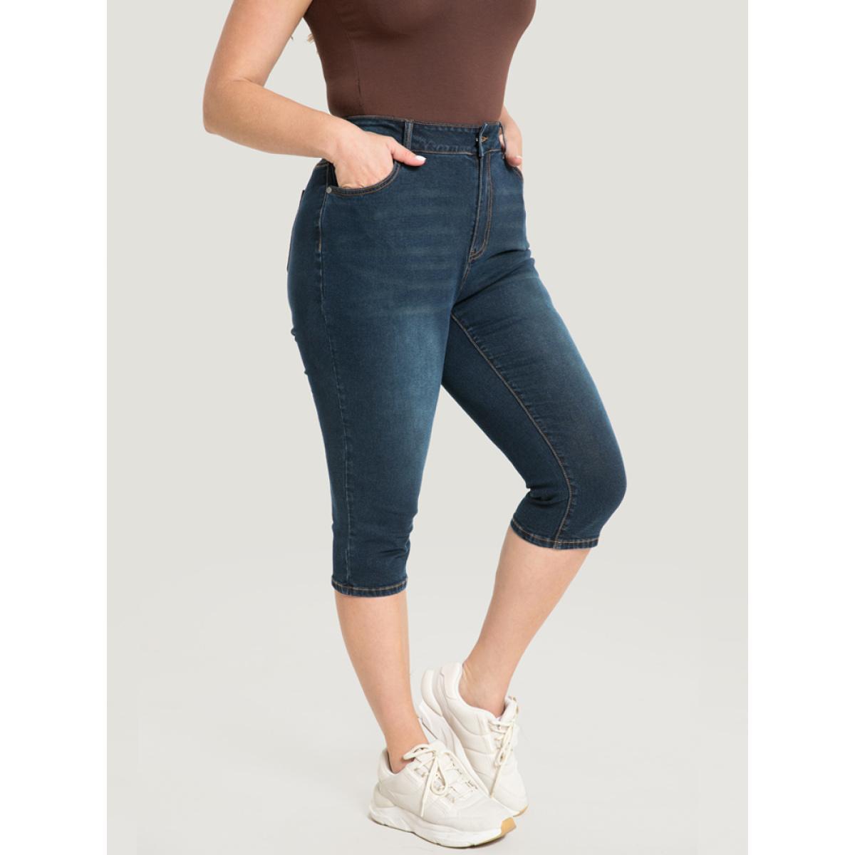 Plus Size Very Stretchy Dark Wash Pocket Knee Denim Shorts Women DarkBlue High stretch Dailywear Pocket Casual Denim Shorts BloomChic 28/5X Product Image