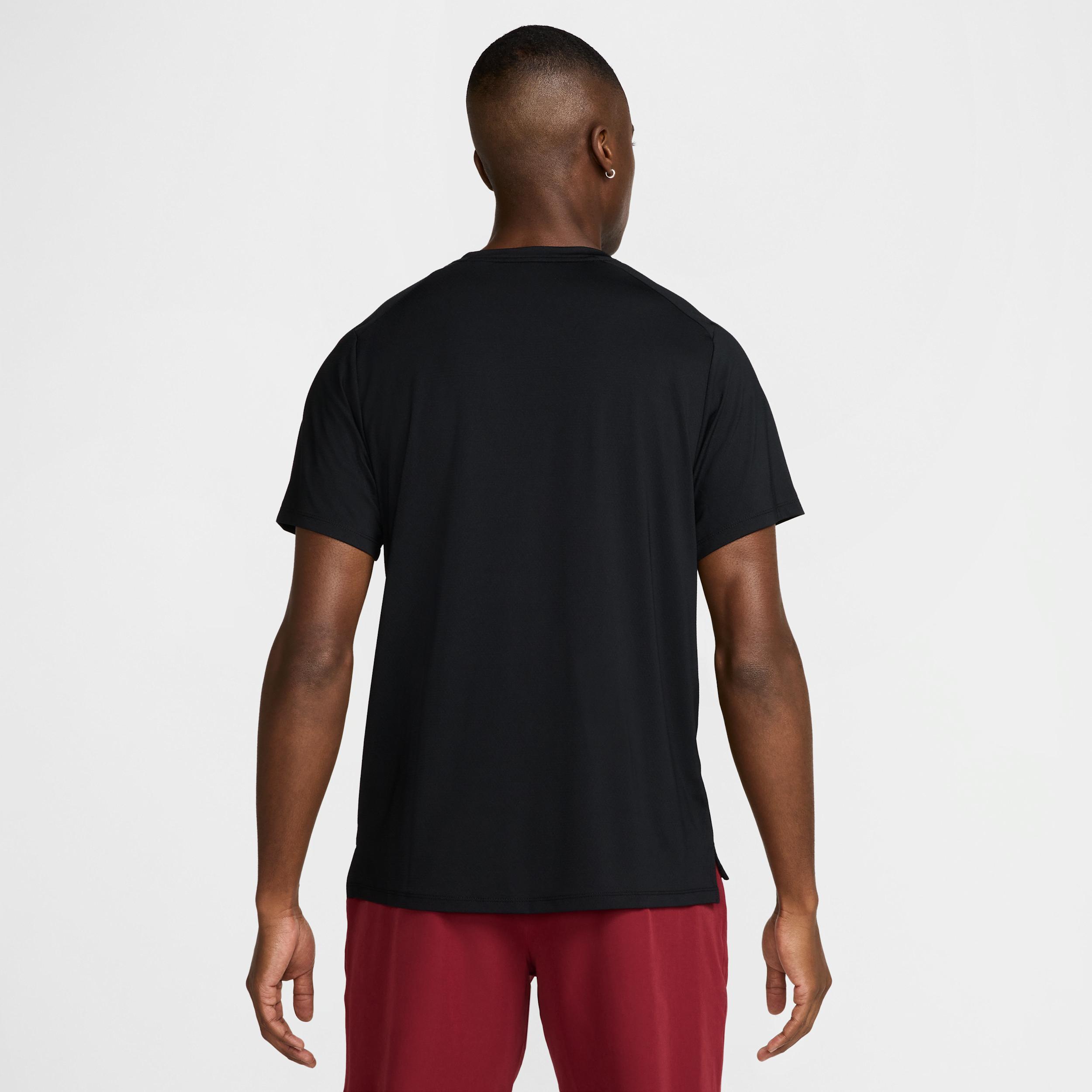 NikeCourt Advantage Men's Dri-FIT Tennis Top Product Image