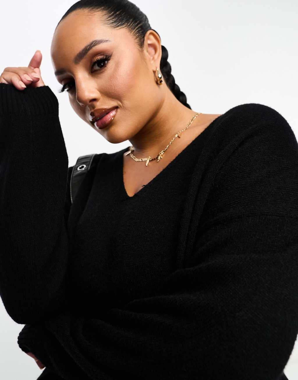 Only Curve v neck sweater Product Image