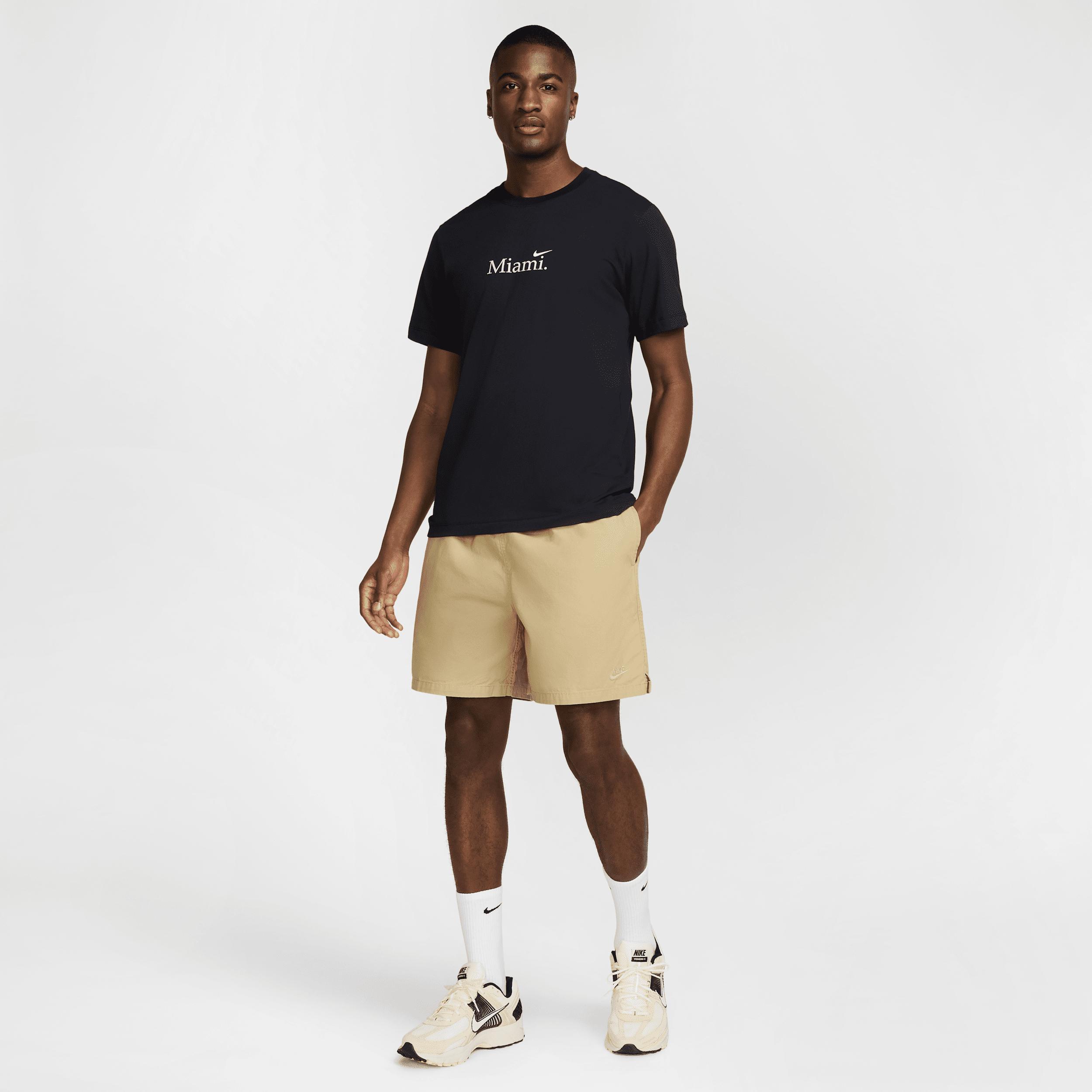 Nike Men's Club Flow Shorts Product Image