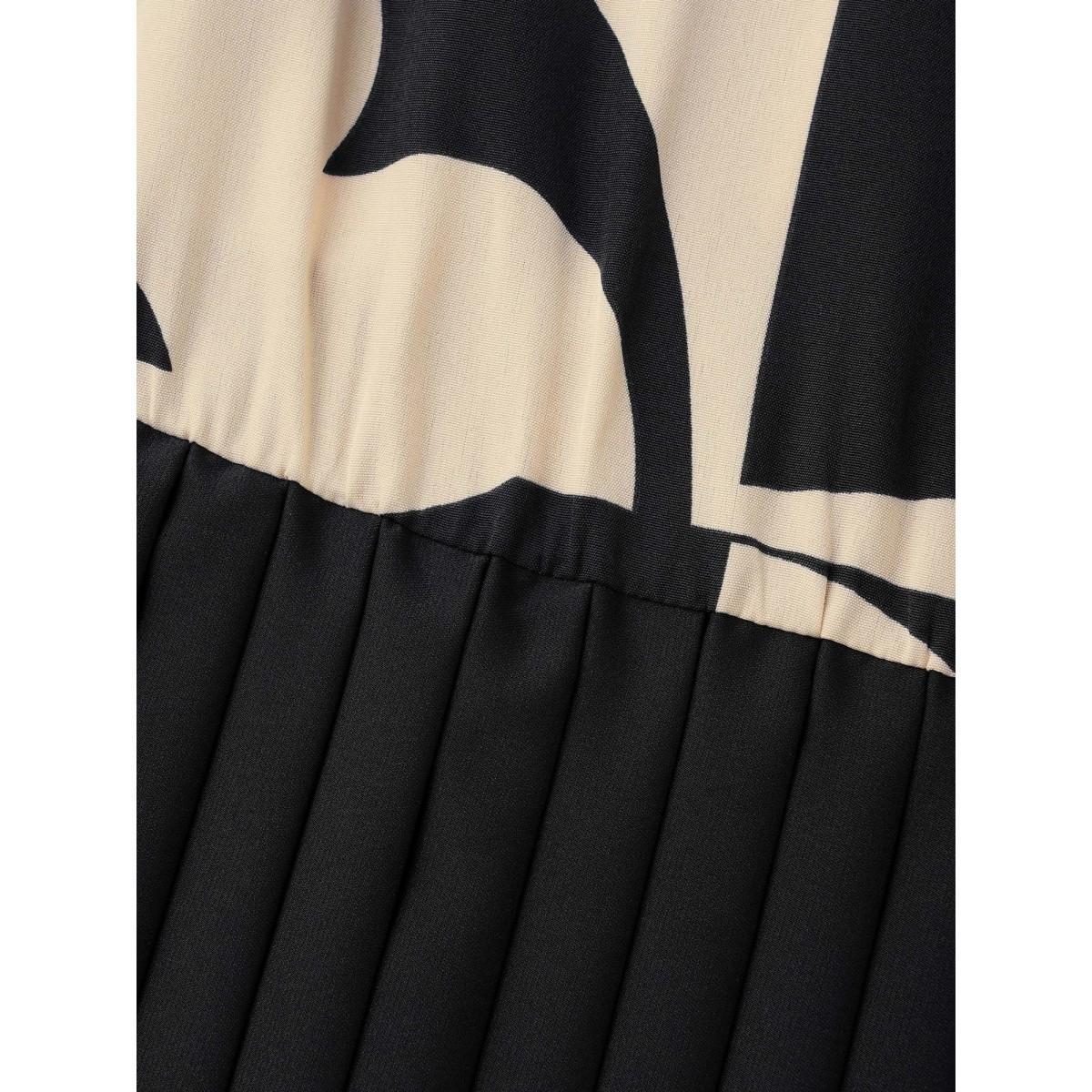 Plus Size Notched Geometric Print Pleated Dress Black Women At the Office Pleated Flat collar with V-notch Long Sleeve Curvy BloomChic 18-20/2X Product Image