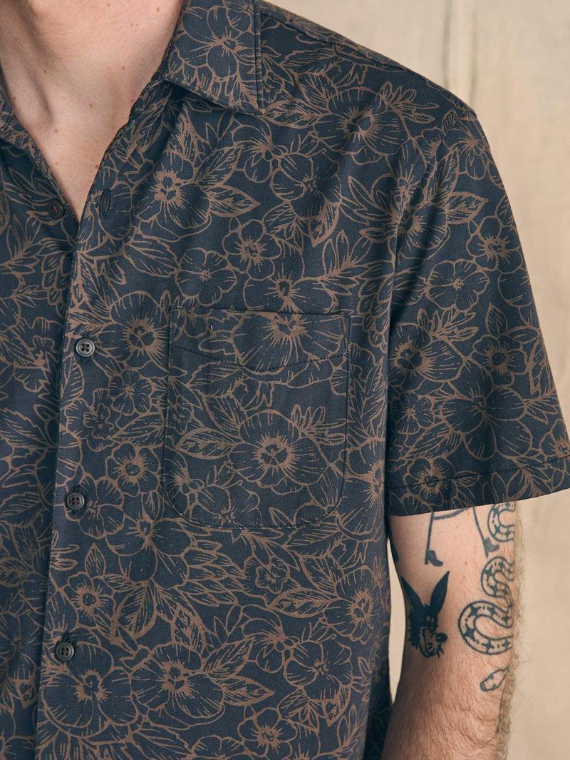 Short-Sleeve Hermosa Knit Shirt - Charcoal Gold Bouquet Male Product Image