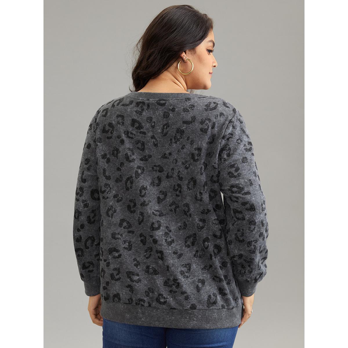 Plus Size Leopard Graphic Rib Knit Elastic Hem Sweatshirt Women DimGray Casual Rib Knit Round Neck Dailywear Sweatshirts BloomChic 18-20/2X Product Image