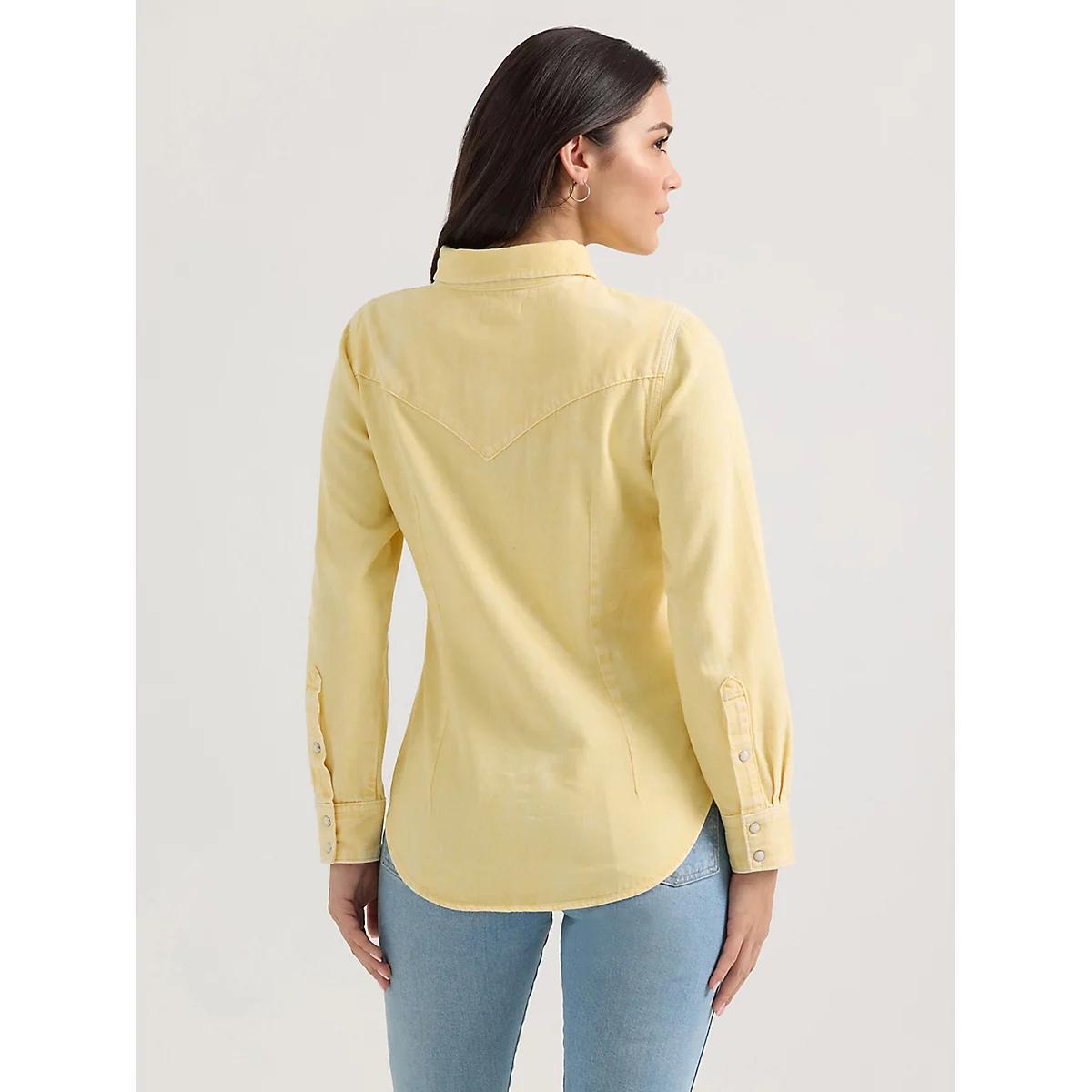Women's Wrangler Colorwash Slim Western Snap Shirt Product Image
