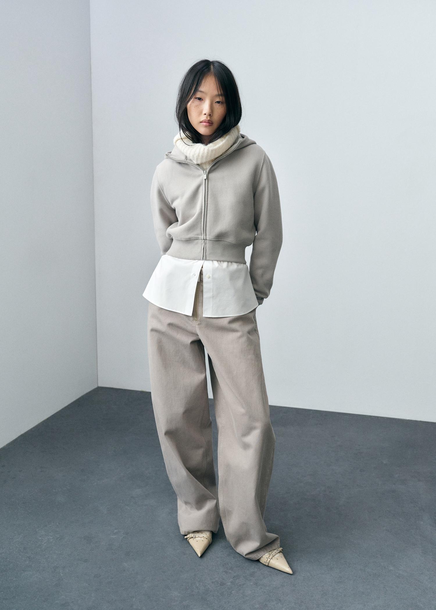 Cropped sweatshirt hoodie - Women | MANGO USA Product Image
