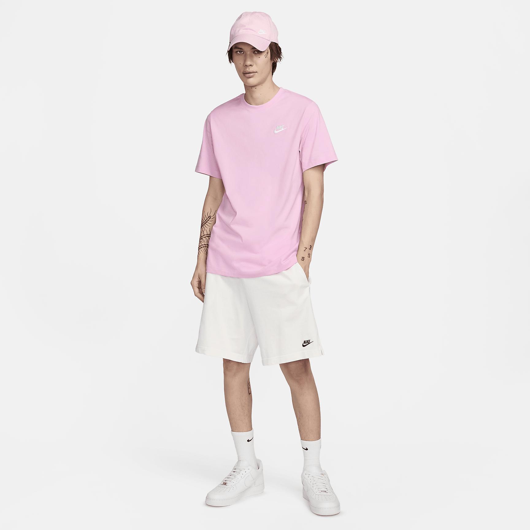 Men's Nike Sportswear Club T-Shirt Product Image
