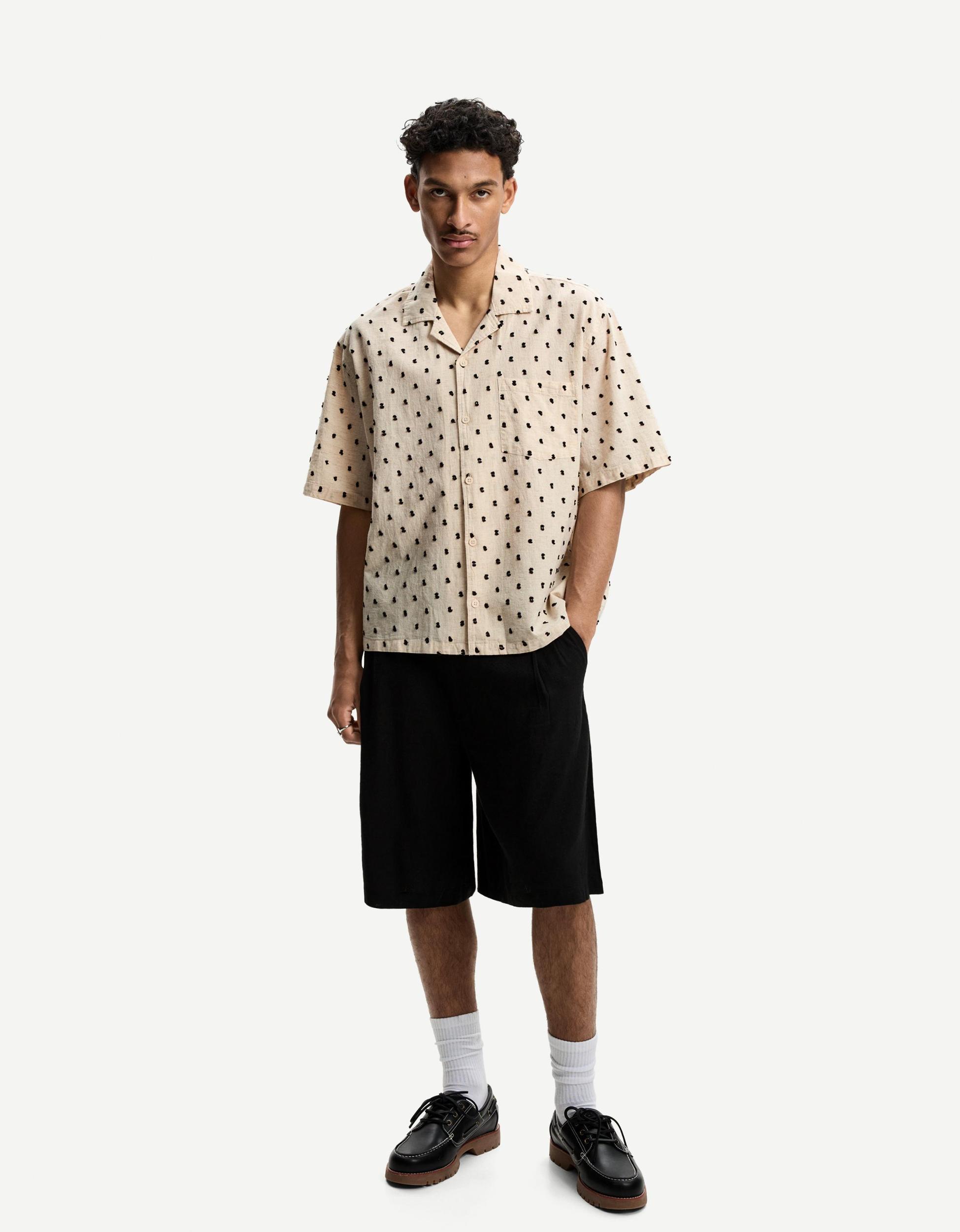 Embroidered short sleeve shirt Product Image