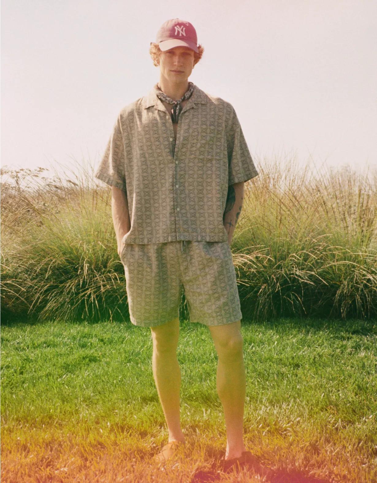 AE 7" Lived-In Trekker Short Product Image