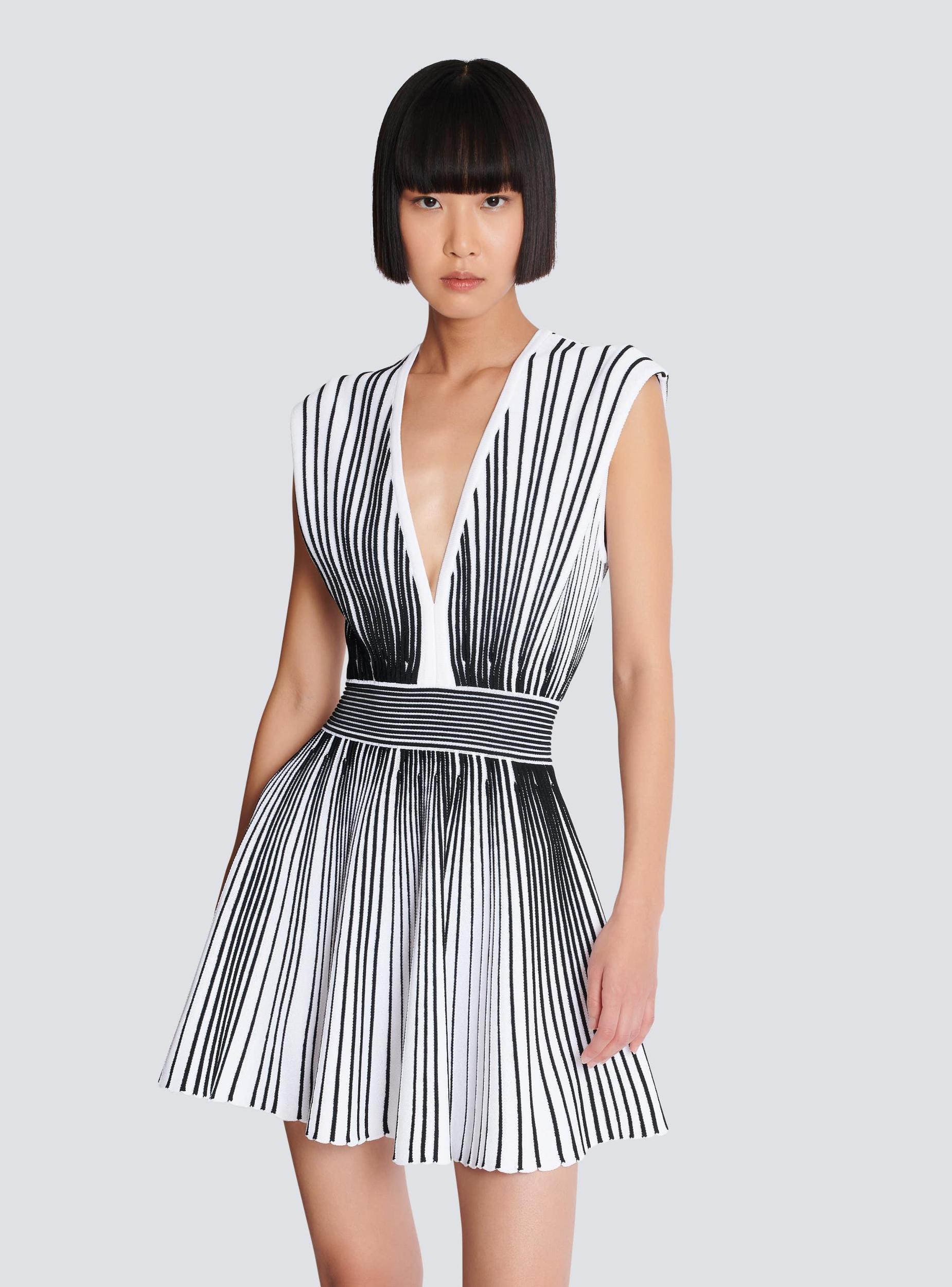 Two-tone flared knit dress Product Image
