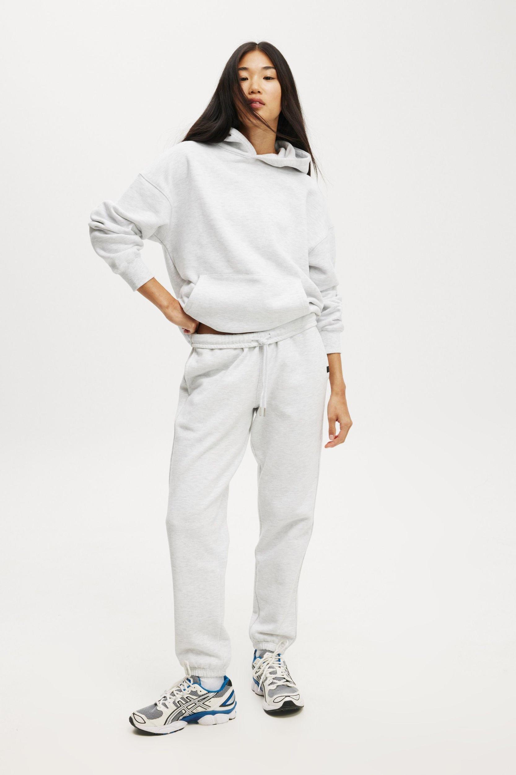 Plush Essential Gym Sweatpant Product Image