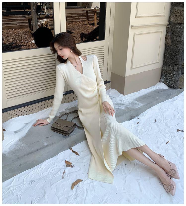 Long-Sleeve Halter V-Neck Plain Ruched Midi Sheath Knit Dress Product Image