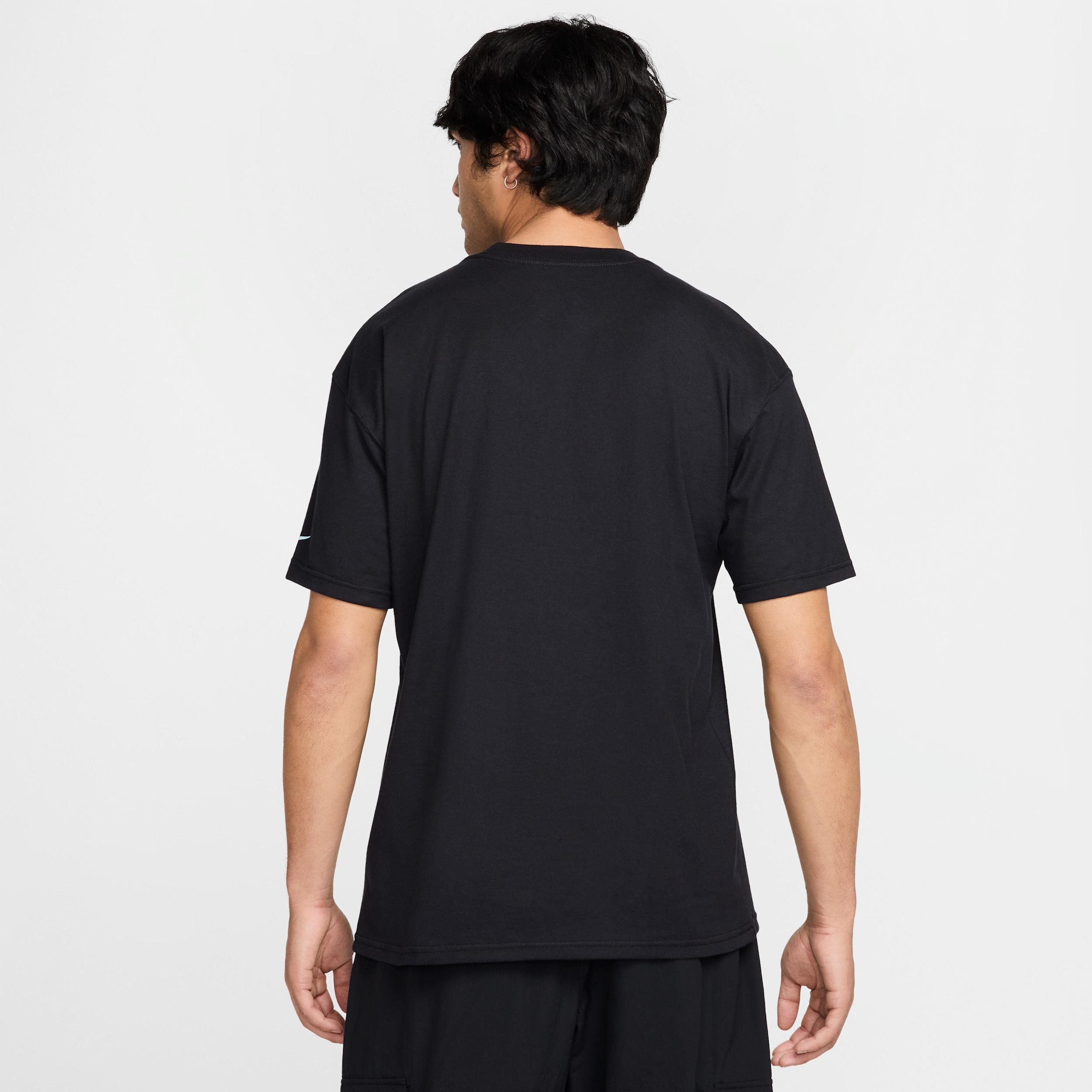 Nike Sportswear Men's Max90 T-Shirt Product Image
