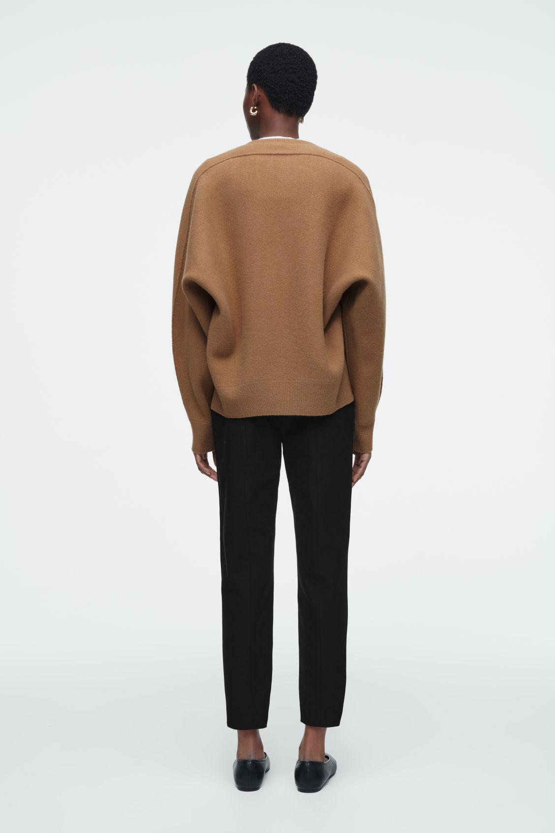 SLIM-LEG CROPPED TROUSERS Product Image