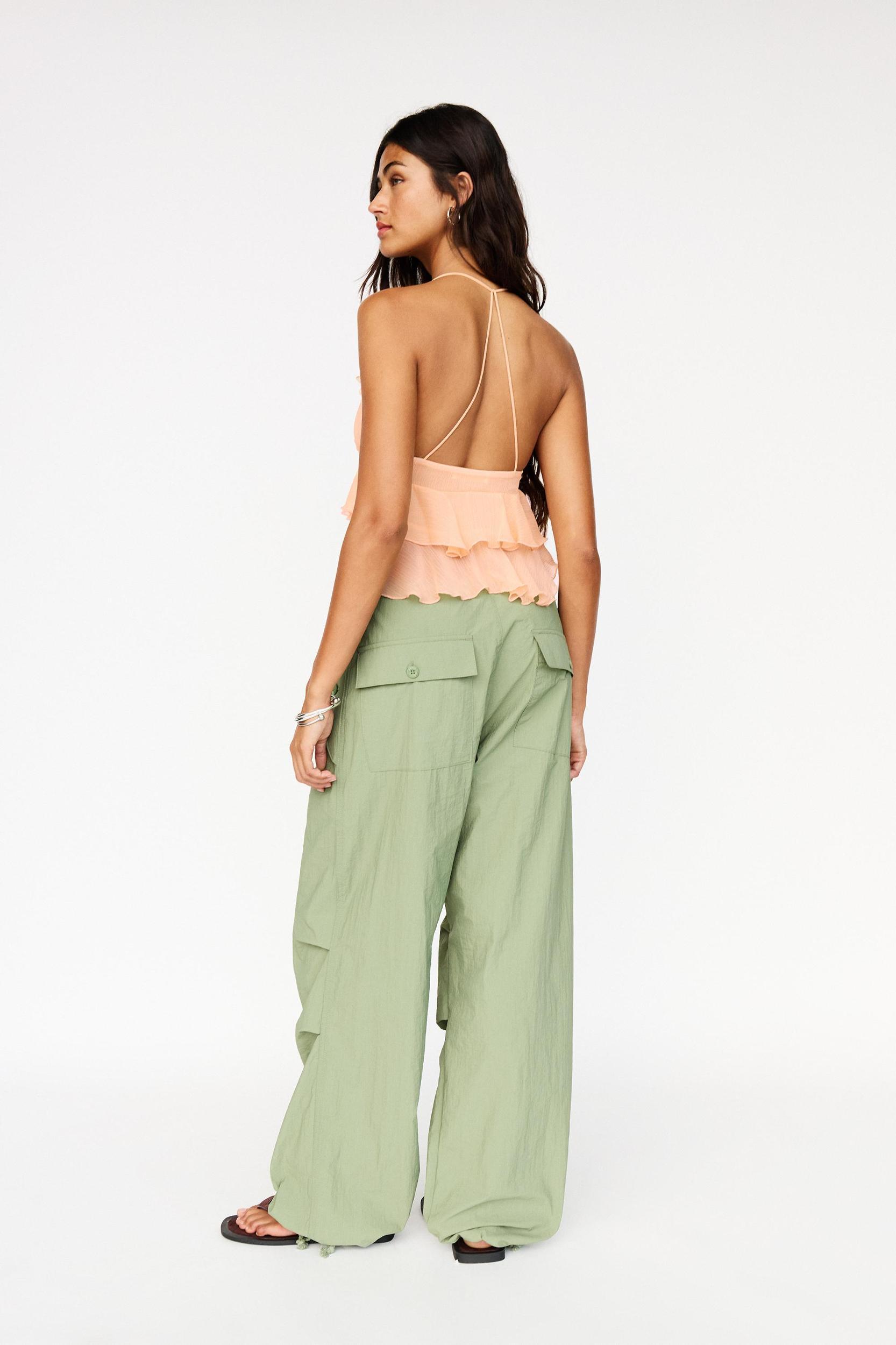 Ruffled top with bow Product Image